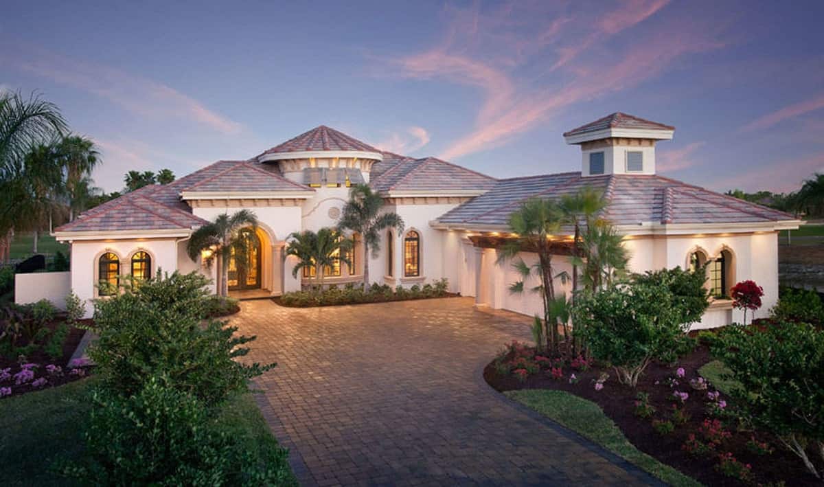 Mediterranean Home With Circular Dining Room