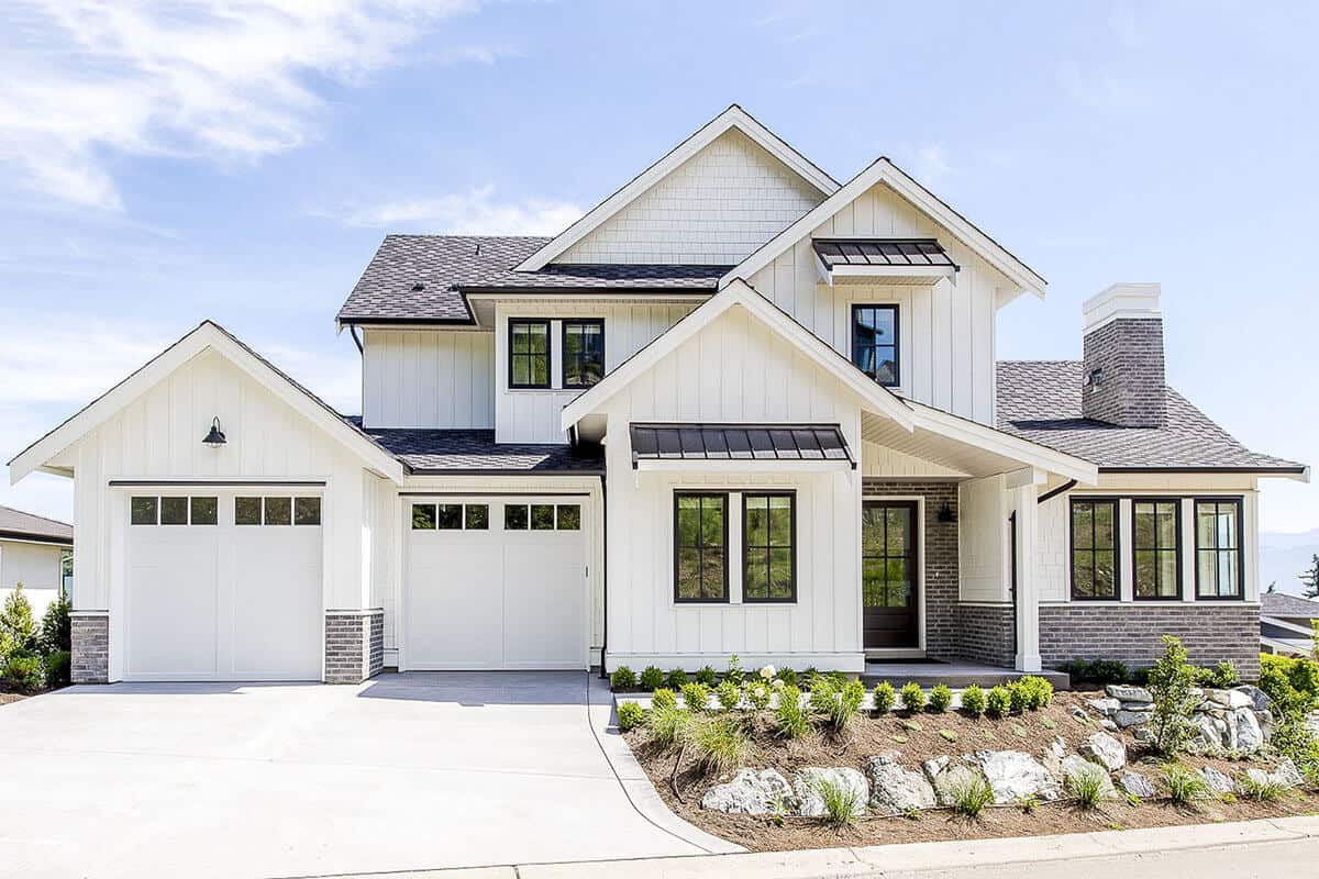 3-Bed Modern Farmhouse with Two-story Great Room