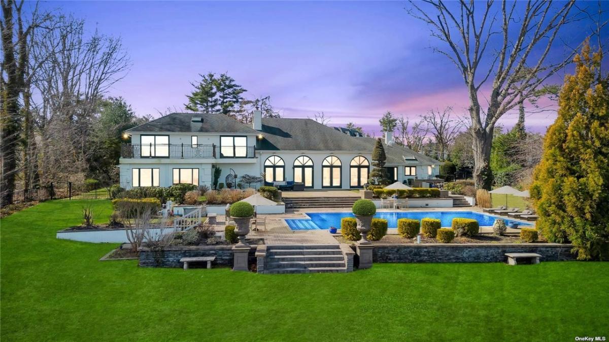 7,106 Sq. Ft. Mansion in Great Neck, NY ($8,500,000)