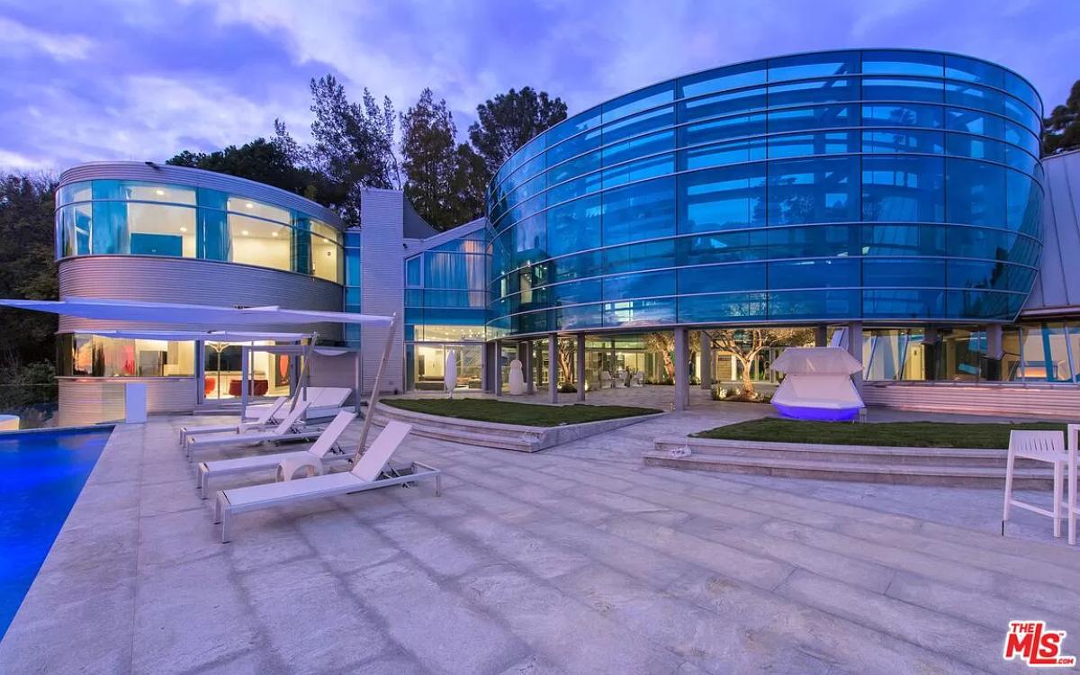 7,500 Sq. Ft. Mansion in Beverly Hills, CA ($34,995,000)