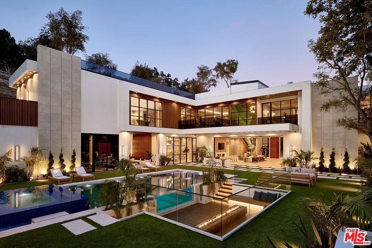 14,000 Sq. Ft. Mansion in Los Angeles, CA ($27,688,000)