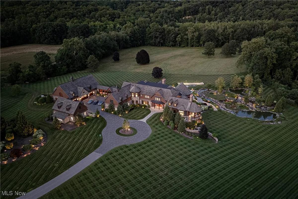 20,686 Sq. Ft. Estate in Hunting Valley, OH ($19,995,000)