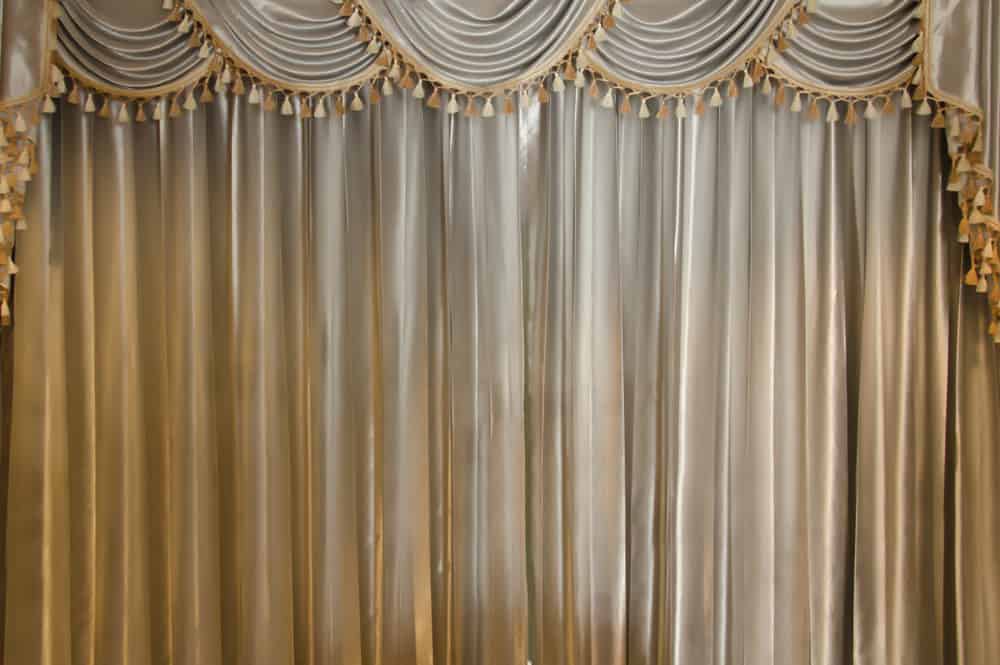 What are Valance Curtains?