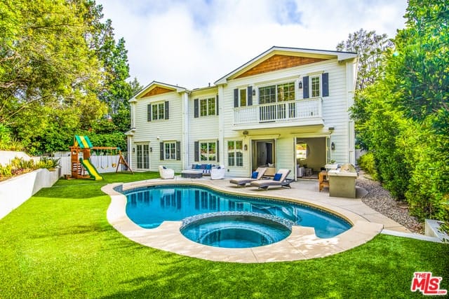 East Hamptons Style Farmhouse with 2-Story Grand Foyer