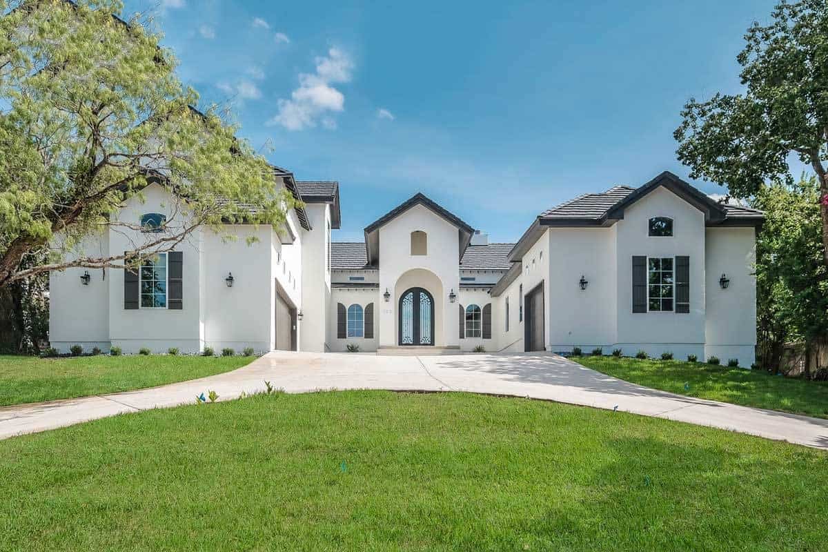 Hill Country House with Upstairs Game Room