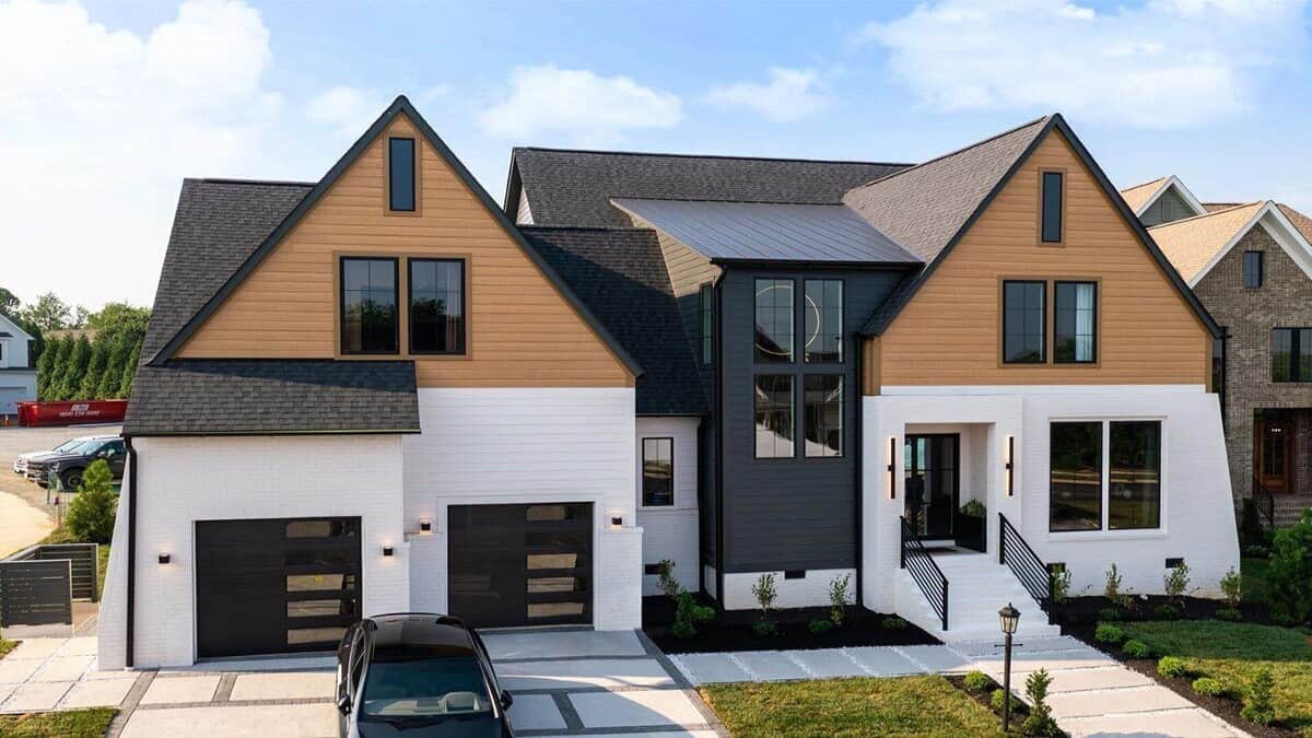 Transitional Style Two-Story 4-Bedroom Home with Loft and Wet Bar (Floor Plan)