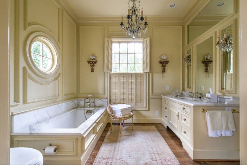 15 Victorian-Inspired Primary Bathroom Ideas