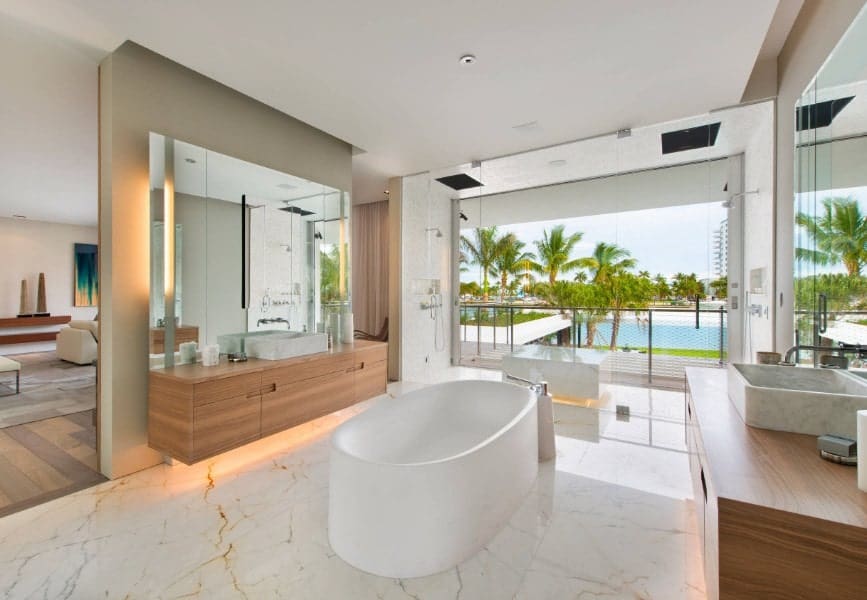 Make a Splash: 24 Beach-Style Primary Bathroom Ideas that Bring the Vibe Inside