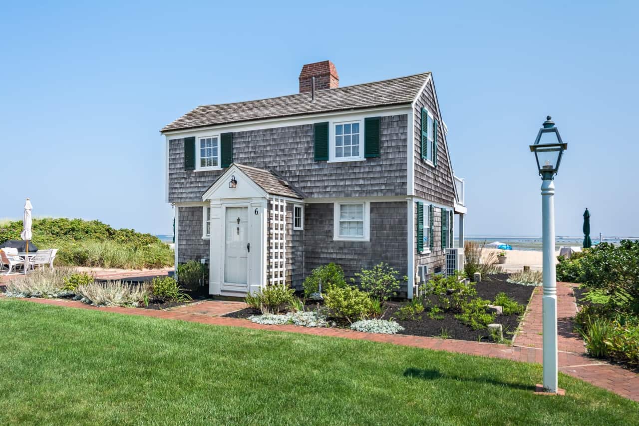 Beautiful Tiny Beach House Cottage on Cape Cod