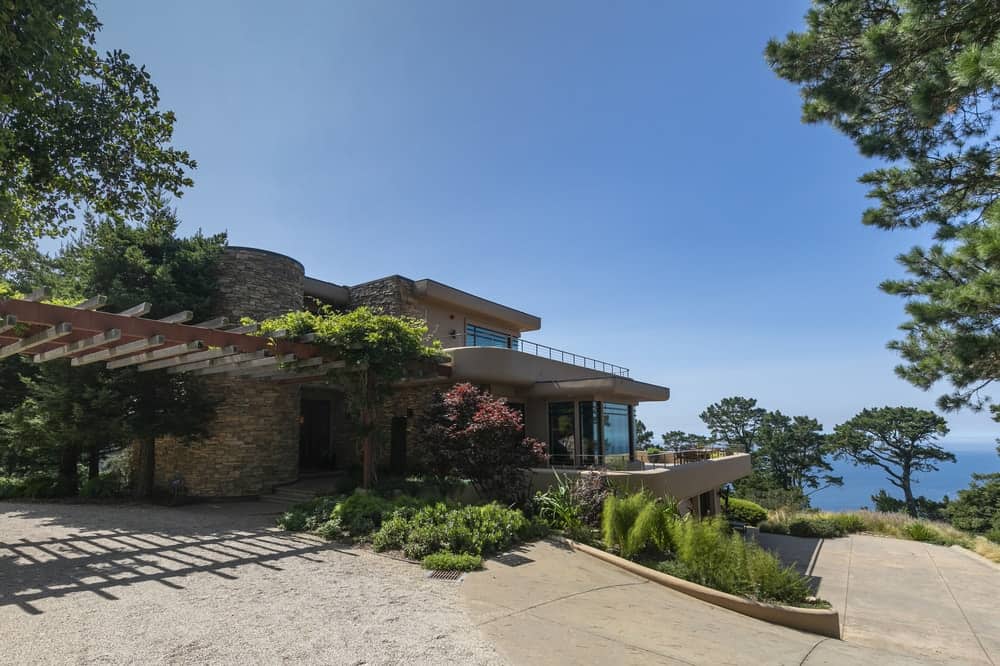 California Contemporary With a Fallingwater Vibe