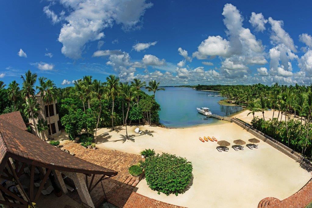 Caribbean Beach Home in Grand Classic Tropical Style