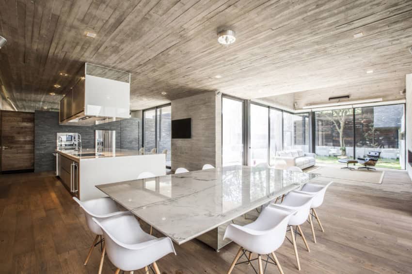Modern Concrete House by Miguel de la Torre Arquitectos (Mexico)
