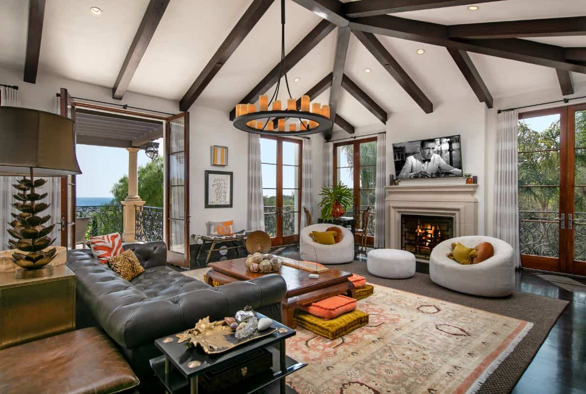 10 Reasons I Like Ceiling Beams to Match the Hardwood Floor