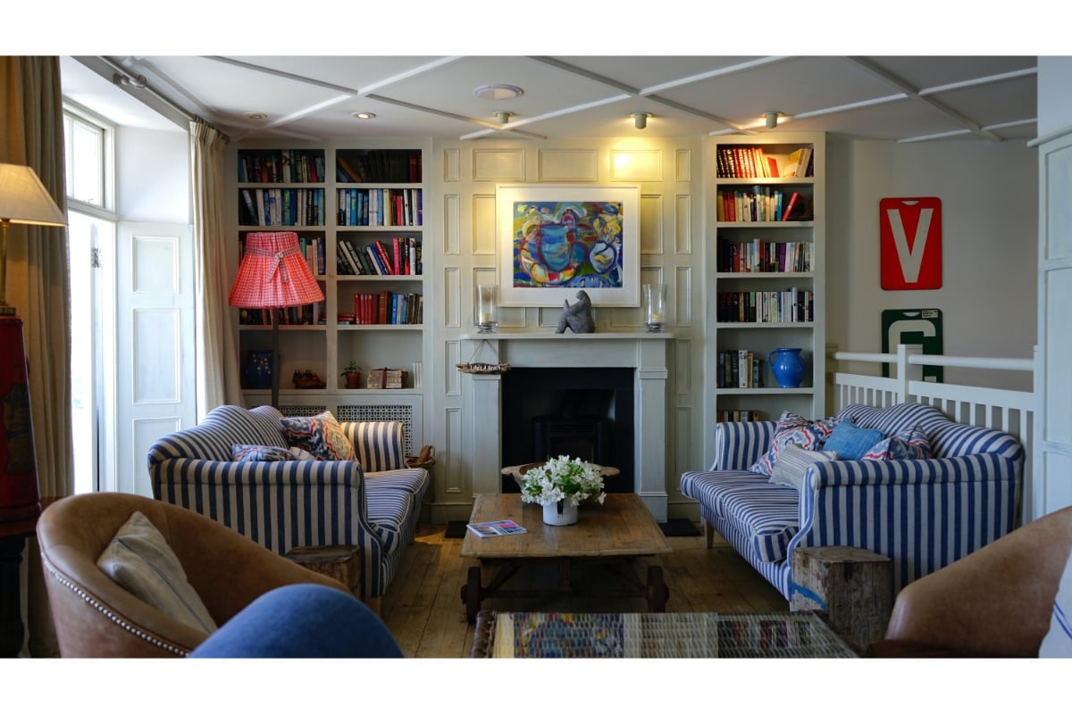 How to Style a Living Room Around a Fireplace