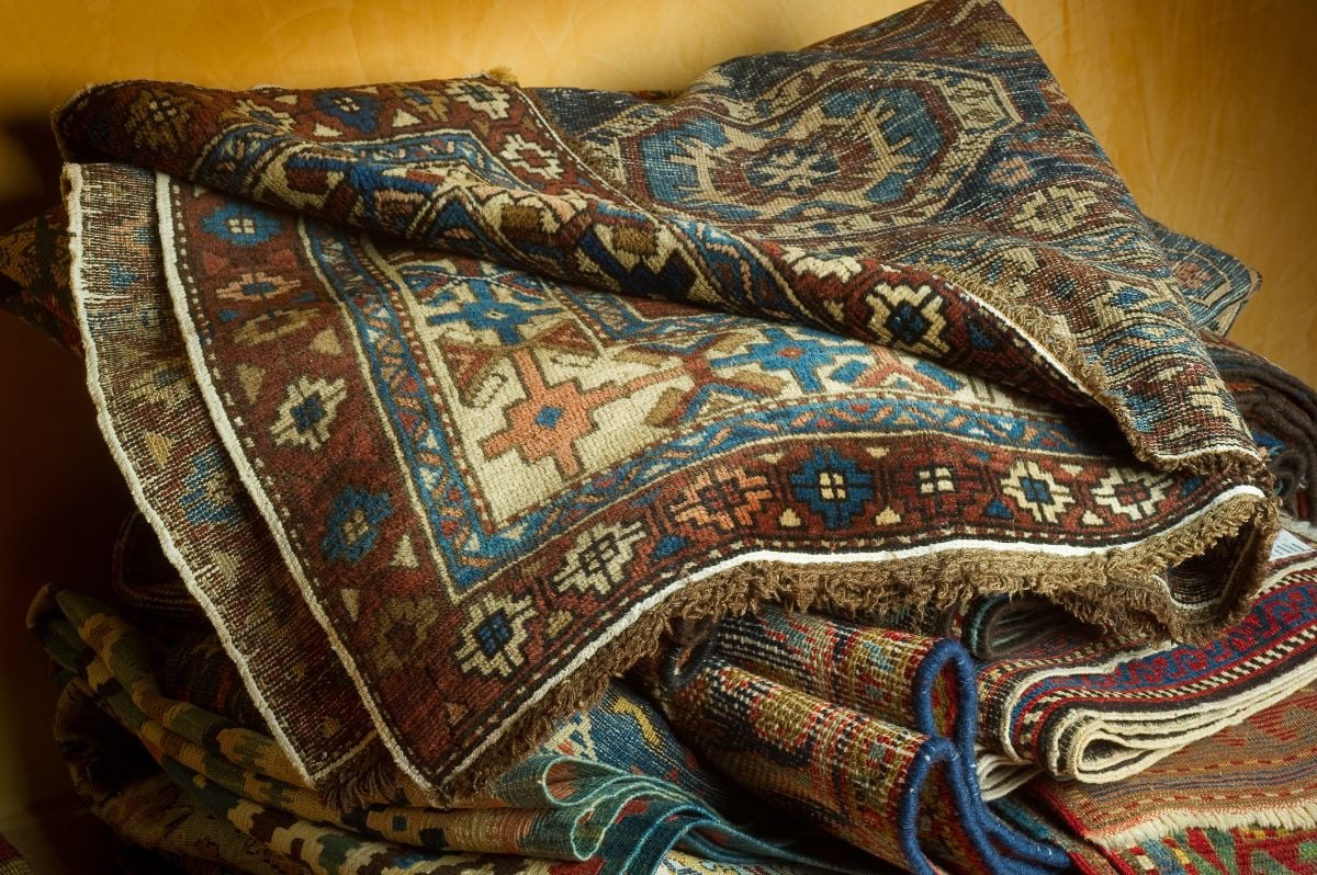 How Long Does Carpet Last? How to Tell It Needs Replacing?