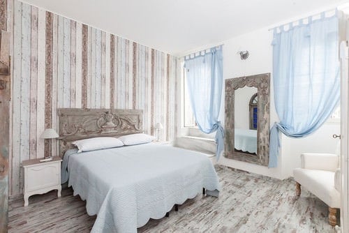 40 Shabby-Chic Primary Bedroom Ideas (Photos)