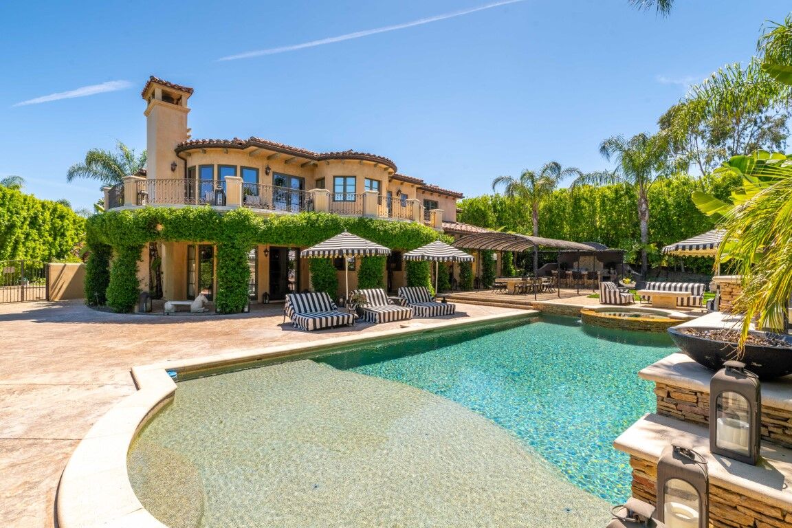 Kaley Cuoco’s House in Tarzana, CA (Listed for $4.895 Million)