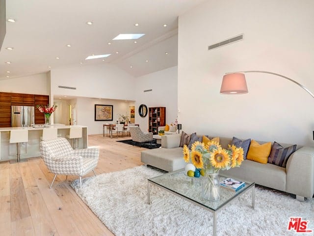 Light and Airy Stunning Modern Home in Palms, LA