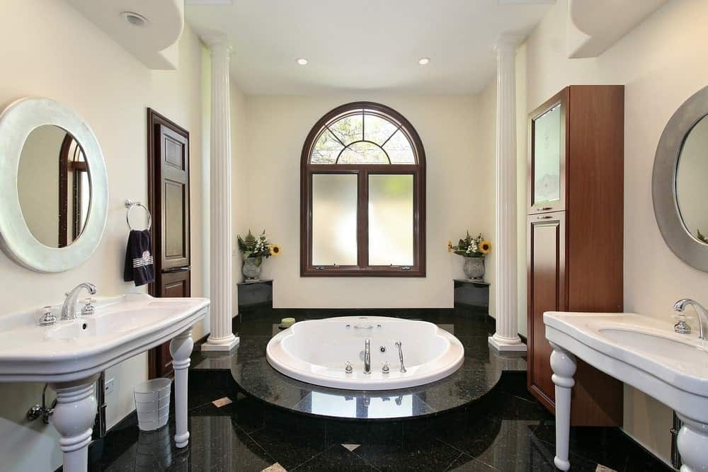 14 Stunning Primary Bathrooms with Pedestal Sinks