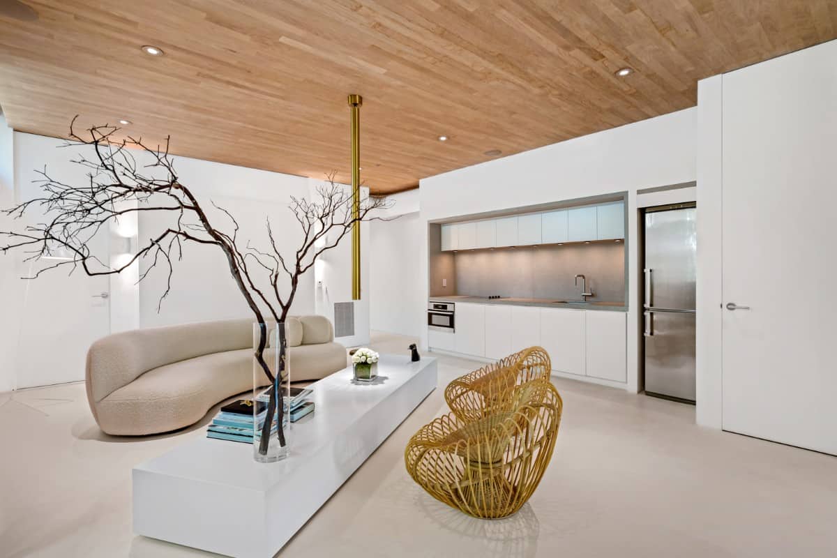 Minimalist SoBe Pied-à-terre Designed to Feel Like You’re Stepping into Heaven