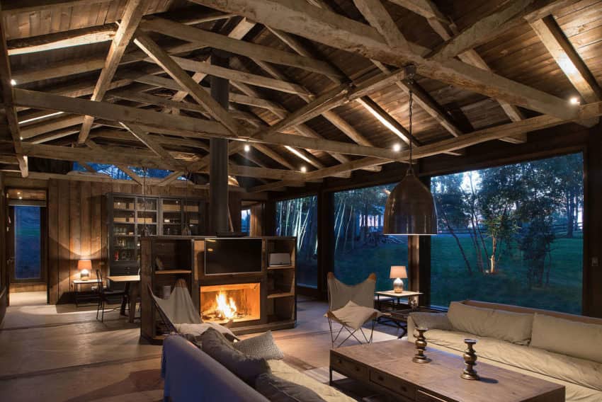 Forest Rustic House in Chile by Estudio Valdés Arquitectos