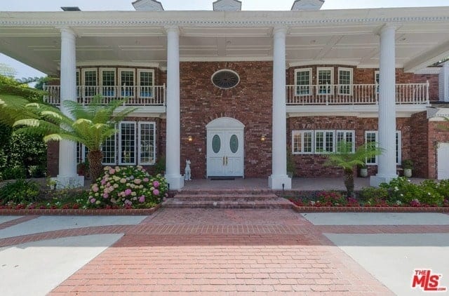 Southern Colonial Home with High Ceilings and Tall Windows