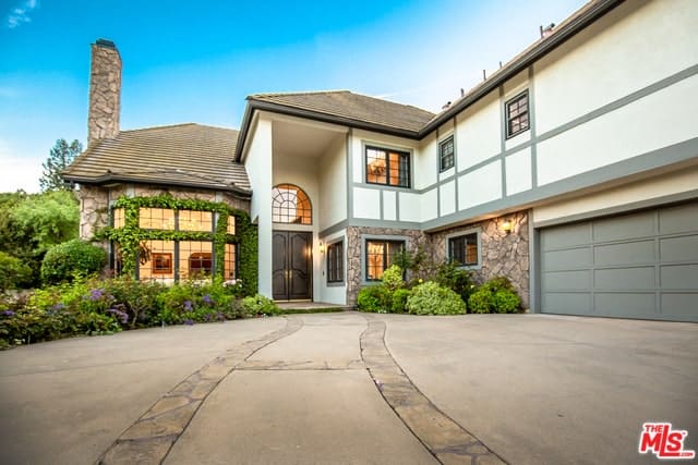 Traditional Estate with New Age Flair