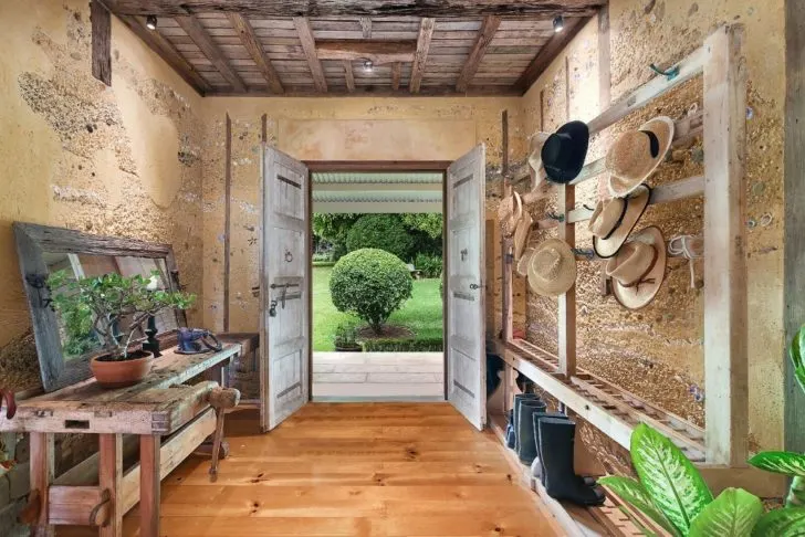 15 Country Style Foyer Ideas